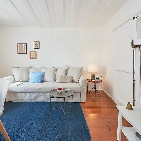 Alfama Light-filled Apartment, By Timecooler Appartement